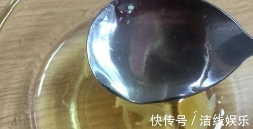 疏通|手上有处“通便穴”,睡前按一按,疏通肠道,帮你赶走老便秘