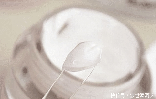 皮肤|是时候扔掉丝袜了,现在最火的袜子叫“吊床袜”+长靴,潮爆了!