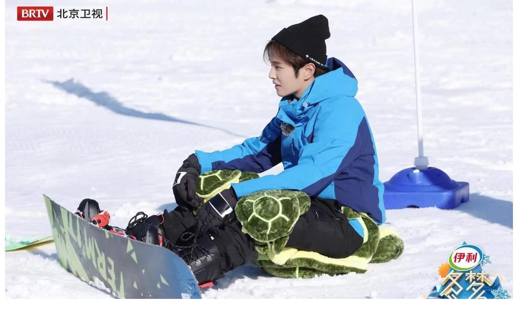 《冬梦之约》第2季李汶翰雪场接连摔跤,滑雪新手刘雨昕化身团宠