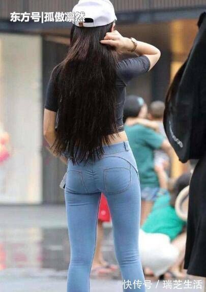 时尚 牛仔裤高腰设计显得腿线很长,尽显时尚又不失优雅之美