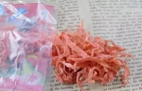  如果回到童年，4种“最爱吃”的零食选1种，网友：傻子才选图四