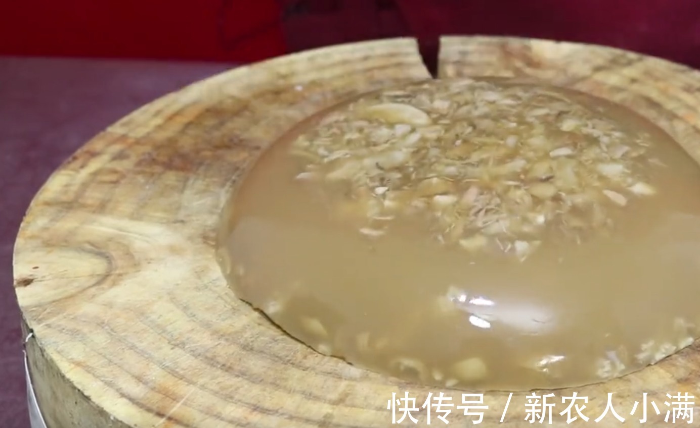 为什么我们自己熬的皮冻总是不透亮，没有韧道呢？这些小技巧不能忽略