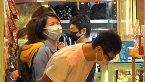 才女@“高端玩家”倪震，相貌平平却享尽艳福，他的“坏”不简单