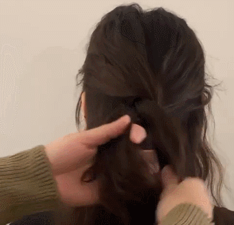 别再披头散发了！这20款发型才够美够清凉，还显脸小