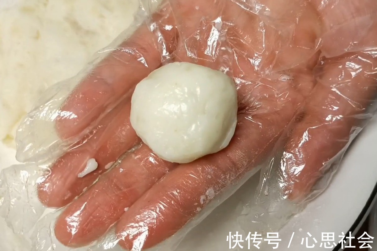 油温|土豆不要只会做薯片，油炸土豆球外酥里嫩，小孩子很喜欢吃
