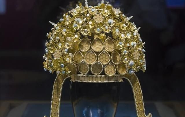 古代凤冠有多美?看看已出土的3顶皇后凤冠,比电视里演的美多了