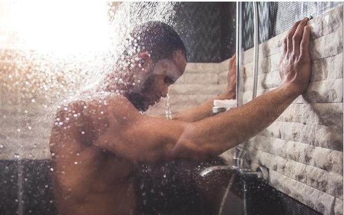 肾脏|男人在洗澡时,尽量多洗3个部位,尤其是第2个,对健康有好处