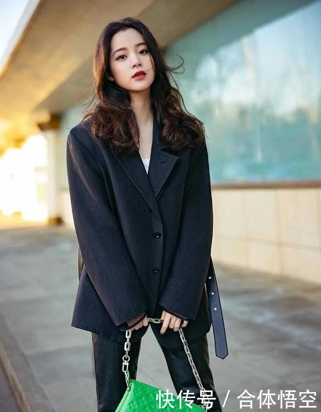 烂大街的包包别背了!2021春夏最流行的是这些