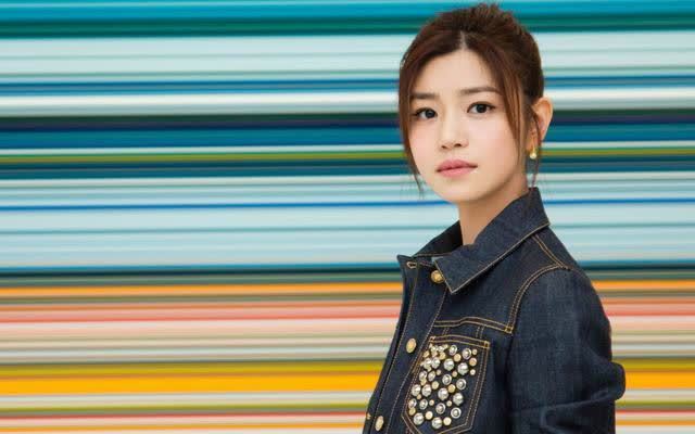 健身 陈妍希努力健身,再坚持不懈的努力后,获得了自己满意的收获