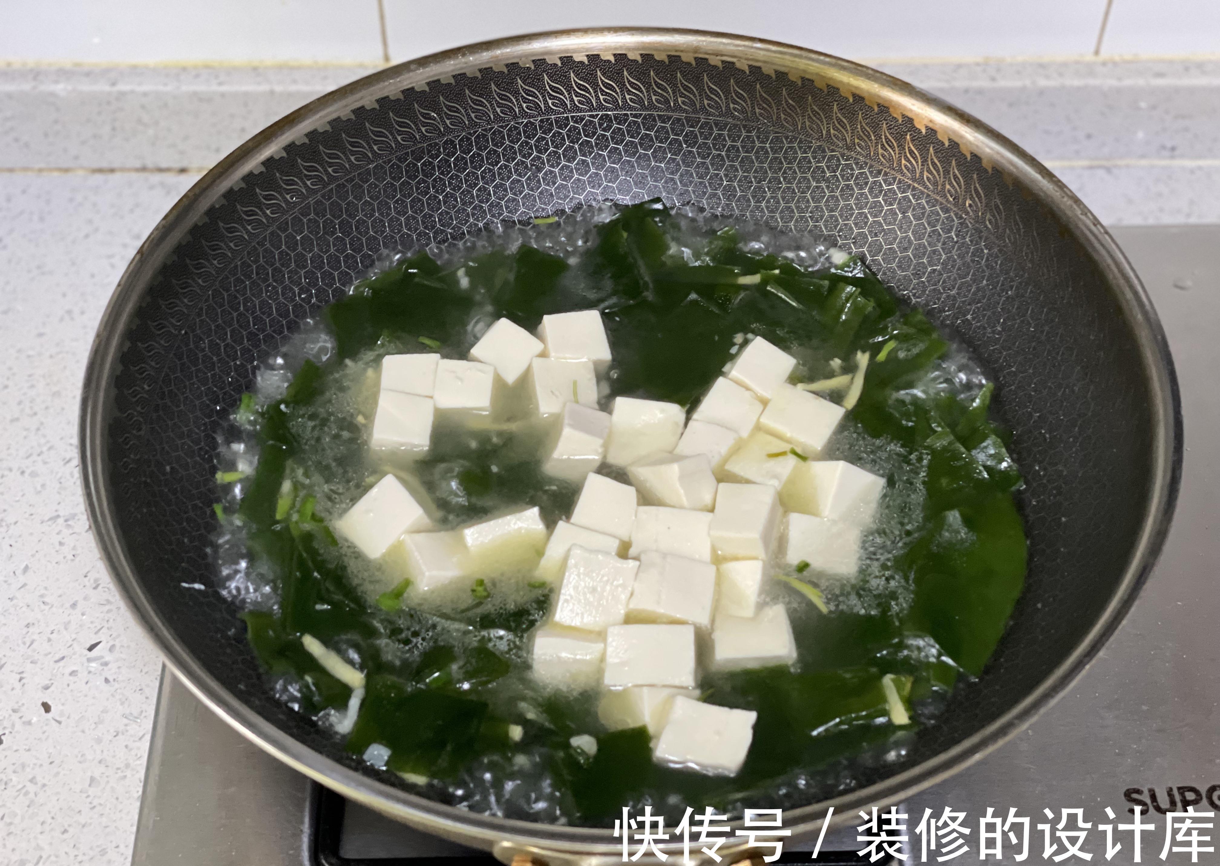 它叶绿素是蔬菜10倍，跟豆腐一起搭配营养翻倍，遇到别手软