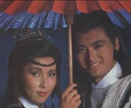 任盈盈！金庸把这个反派写的太光彩夺目，无法收场，只能让他一死了之