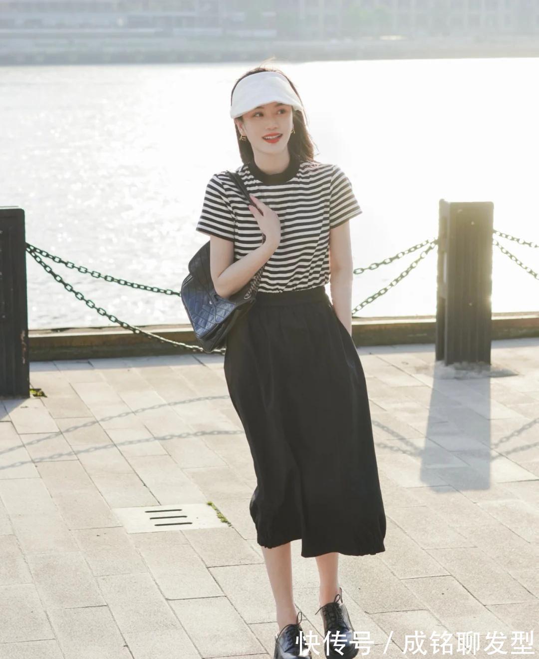 老网红|条纹元素这种“老网红”,简约时尚但也容易翻车,这样穿才不出错