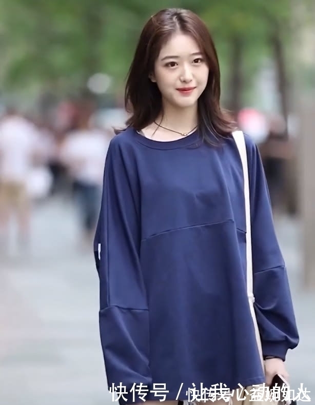 牙膏 美女出门不穿长裤子,晒出双性感“牙膏腿”,不料膝盖的疤成亮点