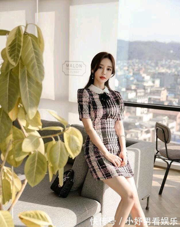 条纹|娃娃领条纹亚麻连衣裙，俏皮又成熟的穿搭！