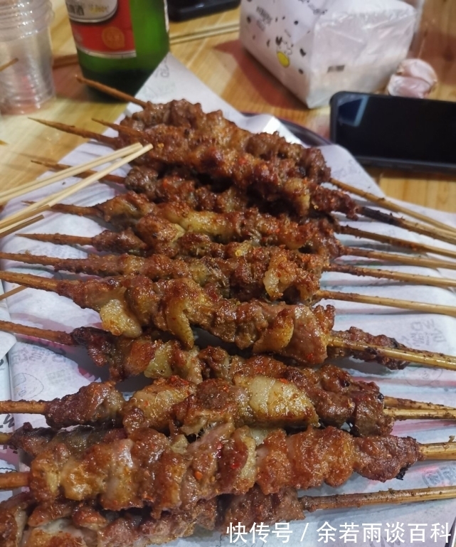 烧烤|朋友去的健身房,楼下就是烧烤摊,后来才知道老板竟是同一个人