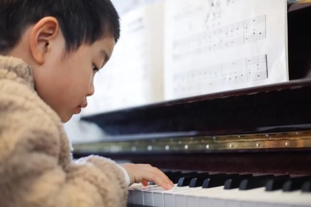 视力|不看电视不玩iPad，娃还是近视了？该如何帮孩子做真正的近视预防