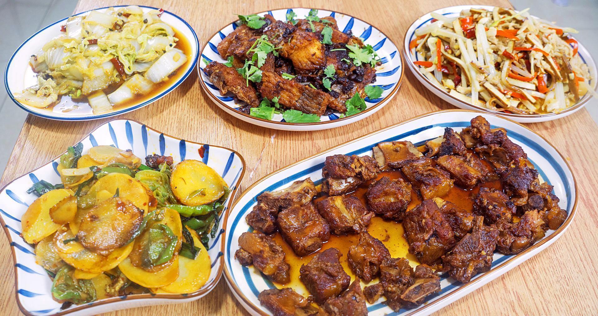 排骨|1家4口的晚餐,荤素搭配,有鱼有肉,比在外面吃的好,还实惠