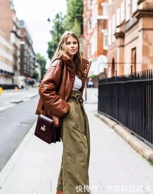 阔腿裤+ 今秋流行“阔腿裤+短靴”,女人怎么穿都有范儿,出门养眼全靠它!