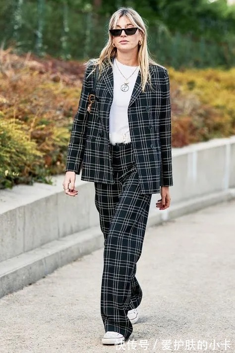 高跟鞋|初秋的衣服不用多,今年流行这3种穿搭,适合30岁的女人穿