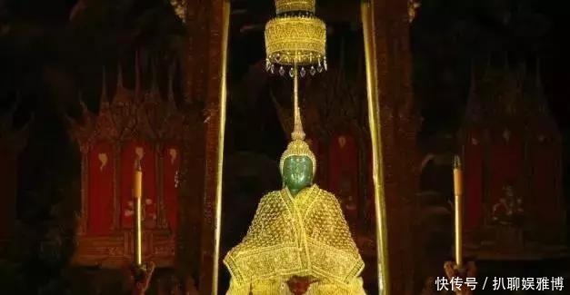 泰国|价值过亿的翡翠,用黄金装饰,泰国这玉雕震撼人心