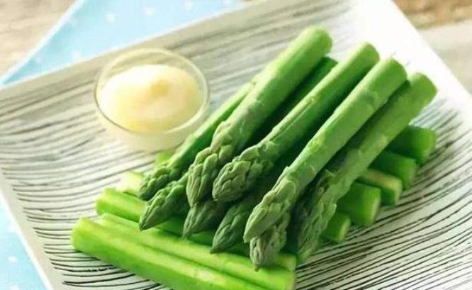 养生|女性不想满脸皱纹，推荐多吃三种食物，美容养生，好处多多！