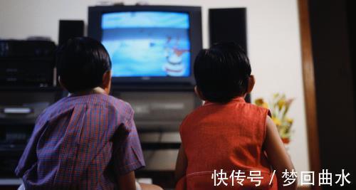 视力|“妈妈,我想看电视”,三位妈妈的不同回应,影响孩子的人生走向