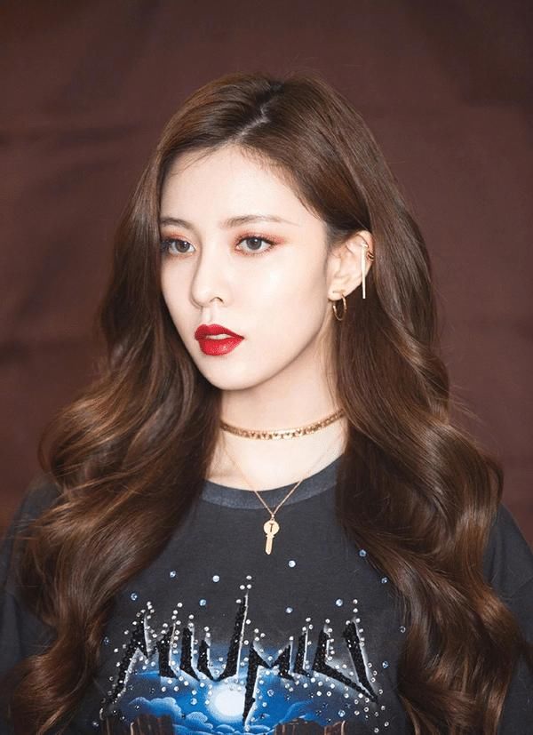 ?你适合“直发”还是“卷发”?主要看这3个部位,发量是关键!