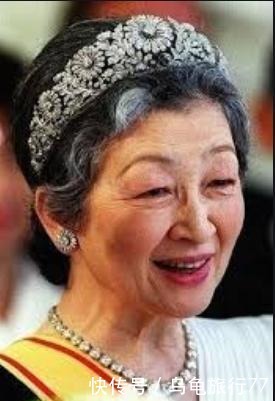 手持|雅子皇后手持3顶王冠,纪子妃也有2顶专用,两人差距不大