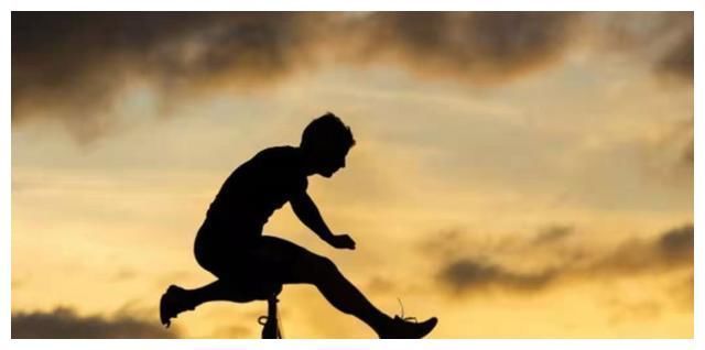 降低|新手减肥不知道注意什么事项，教你几个健身方法，将运动困难降低