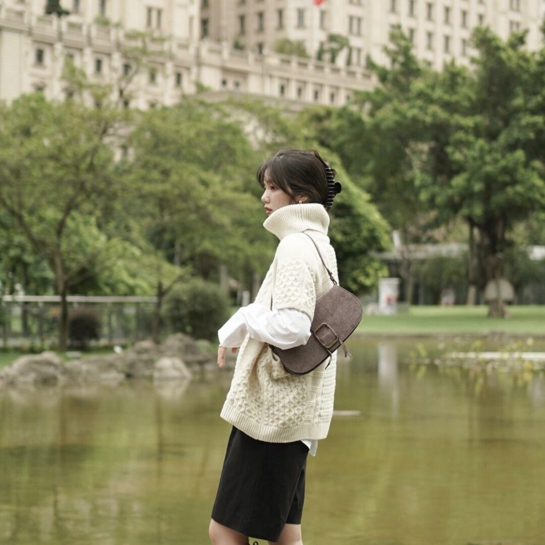 半身裙 30+女性如何摆脱土气感?针织衫搭配半身裙,高级时髦又减龄