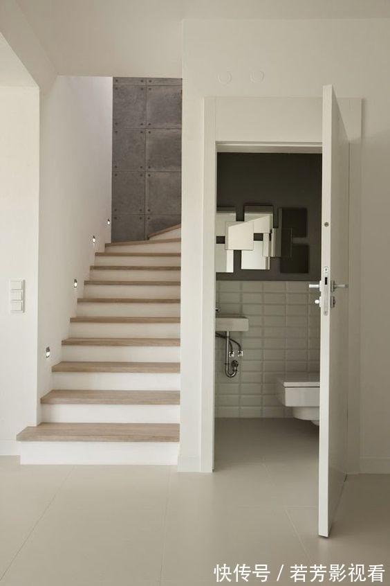 收纳|谁想到楼梯下还能这么改?玻璃封成个“室内阳光房”,多5㎡收纳