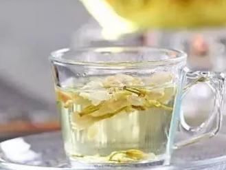 金银花|黄芪补气功效第一，与以下4样搭配百病消退，3种人千万碰不得