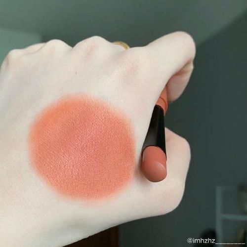 素颜|今年日杂口红才是主流，倩丽105直男斩，迪奥623适合素颜涂