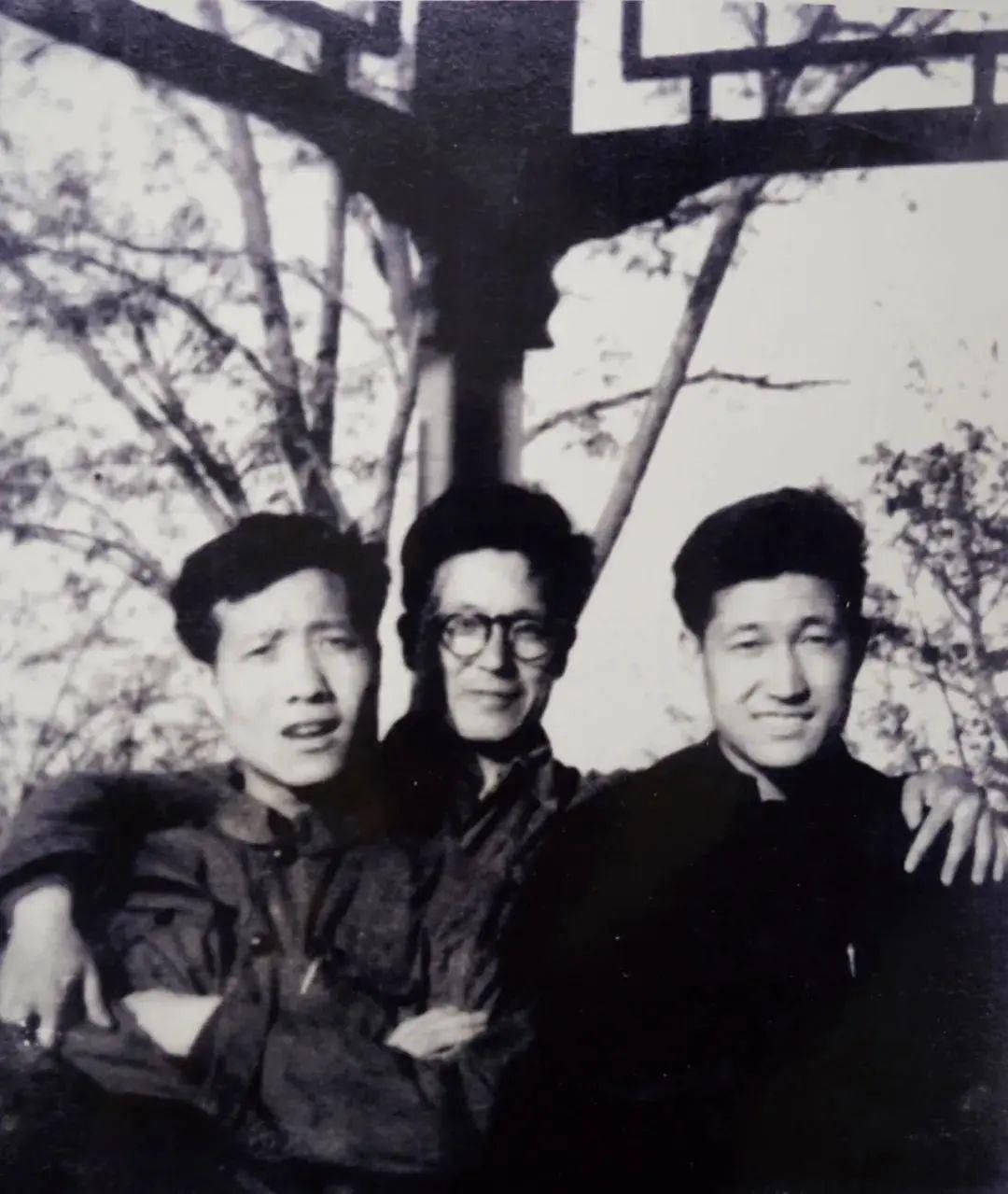  侯玺璞|一抽屉的“宝贝”，见证?37年的从警岁月