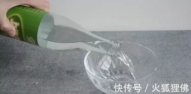 抹布满是油污也别担心,教你一个小方法,不用清洁剂就能洁净如此