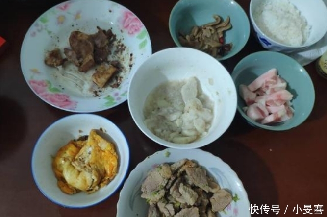 第一次去女友家,岳母做了4个家常菜,一口没吃提着礼物就走了!