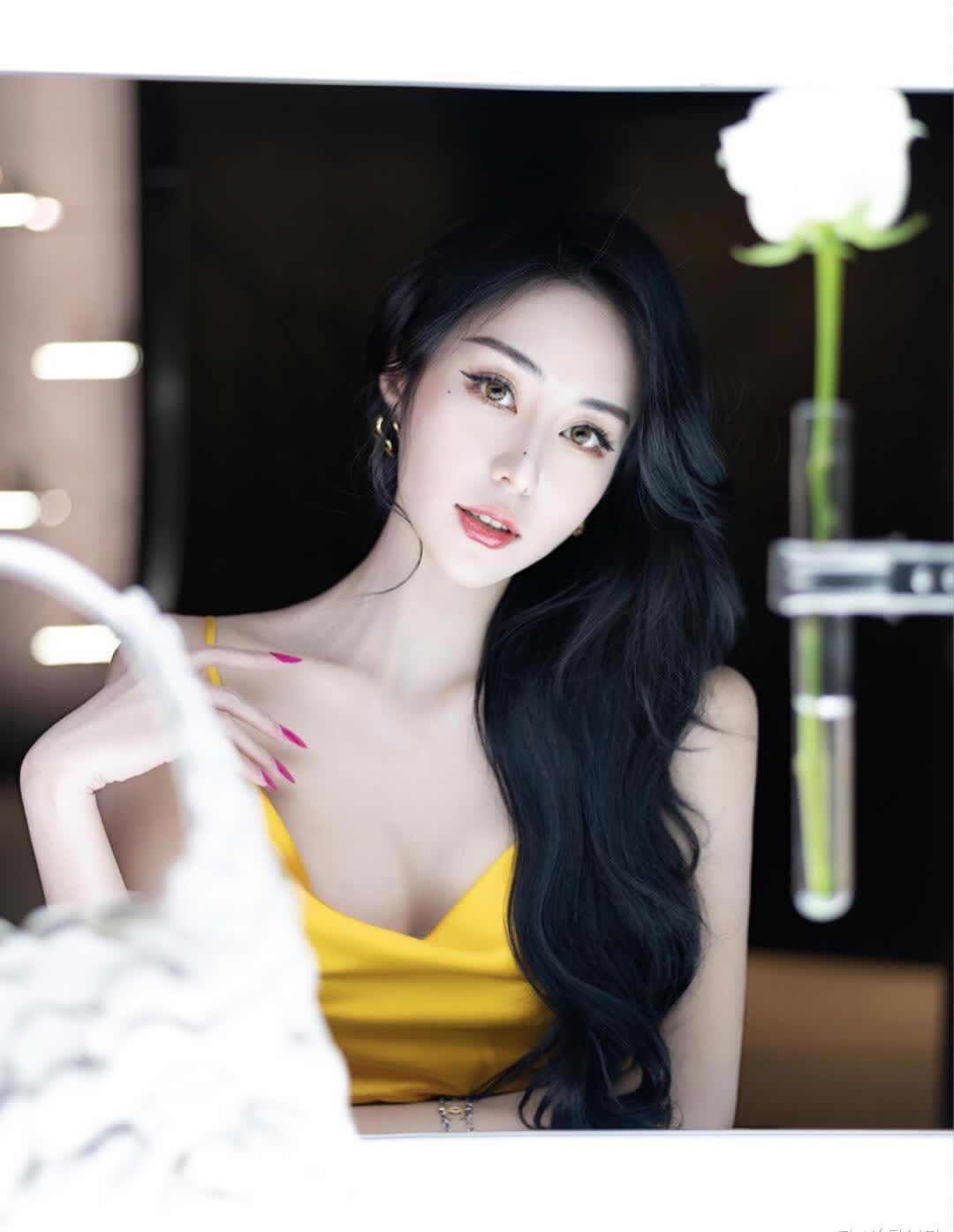 小姐姐|高定礼服穿在身, 小姐姐优雅迷人的气质一下子凸显出来了