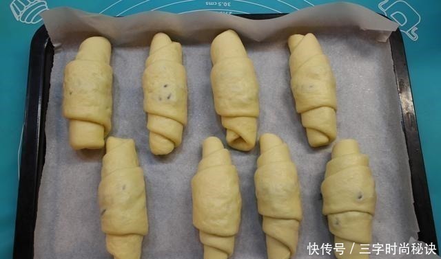 做面包，我喜欢这个方子，又香又软，放3天不硬，大人小孩都喜欢