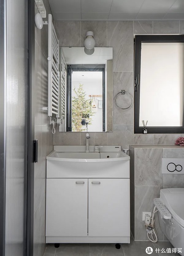 阳台|开放式餐厨+封闭式阳台，62㎡小窝装出90㎡的空间感