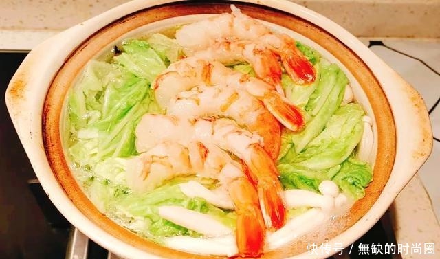 虾仁海鲜菇烧白菜汤，鲜香好喝，多加一种食材，做好后味美更营养