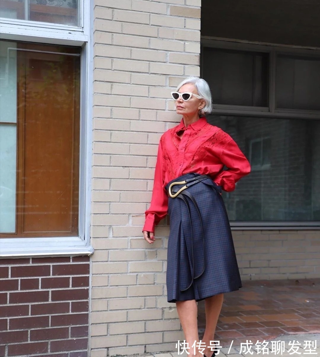 年纪|爱美与年龄无关,年过半百的奶奶轻松玩转时尚,一把年纪一样很潮