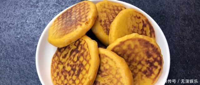 南瓜饼的新做法,好吃又健康,我一顿能吃好几个