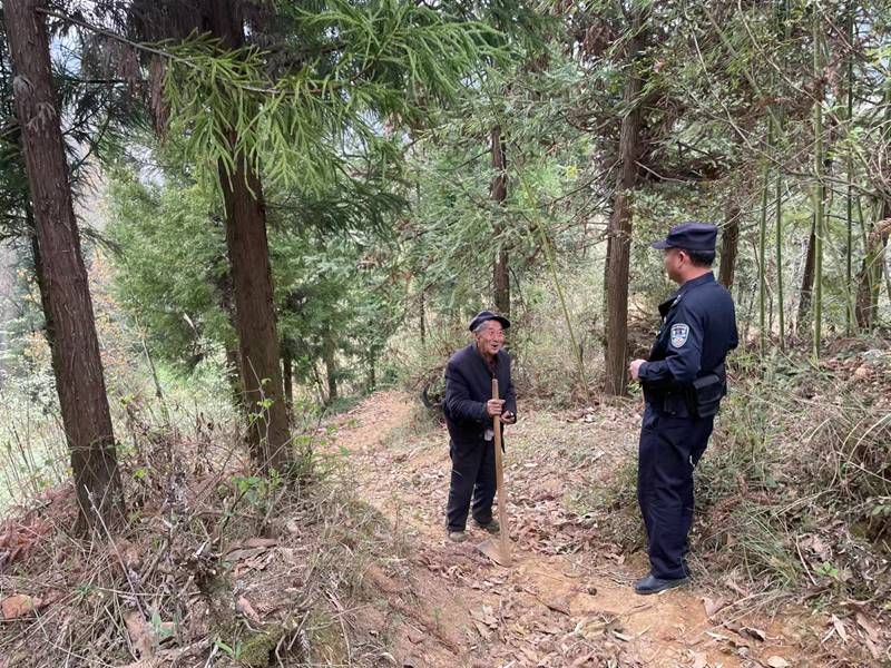 水城公安：推动“预防警务”落地落实 用脚步丈量森林防火安全