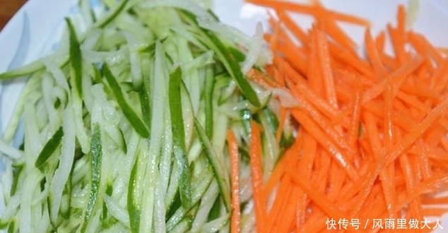 简简单单的一个小菜,一端上桌就被抢光了