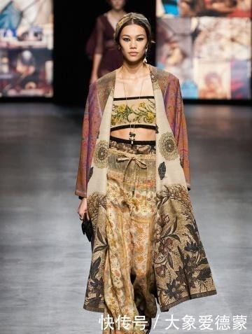 扎染|迪奥2021春夏系列的第二波，印花和扎染，让服装浪漫，更有趣味