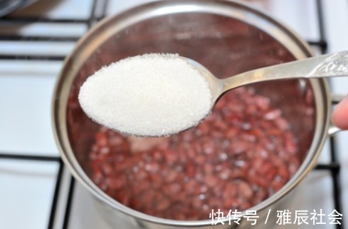 清甜|煮红豆,直接下锅煮就错了!教你一招,10分钟煮开花,清甜好吃