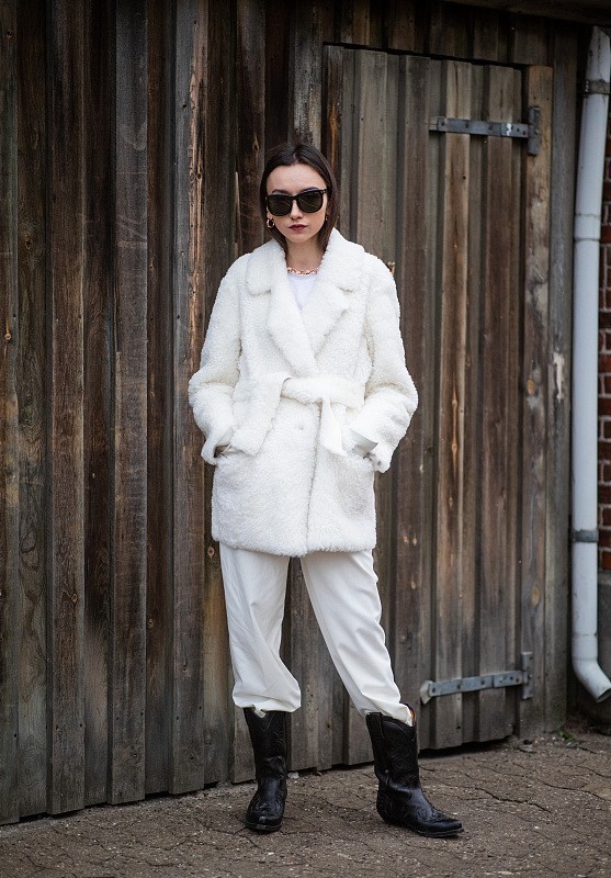 “时尚黑马”羊羔毛外套怎么选? 9套穿搭干货分享, 快来抄笔记吧