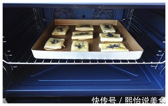 百吃不厌的椒盐酥饼,一次做了8个,留着当零食,连吃三天都不腻