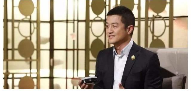 艺术家&李亚鹏的雪山艺术小镇生意红火，每天5-6万人次，营业额达上亿