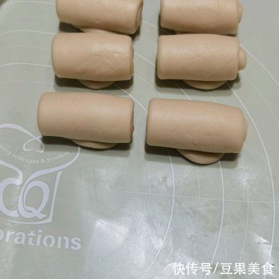 这道蛋黄酥真的是不讲究,有啥放啥都好吃